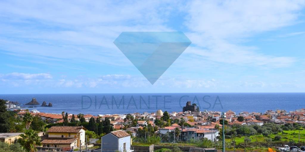 appartamento in vendita ad Aci Castello
