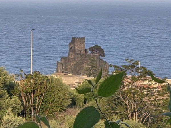 villa in vendita ad Aci Castello