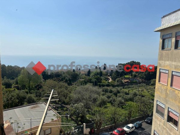 appartamento in vendita ad Aci Castello in zona Ficarazzi