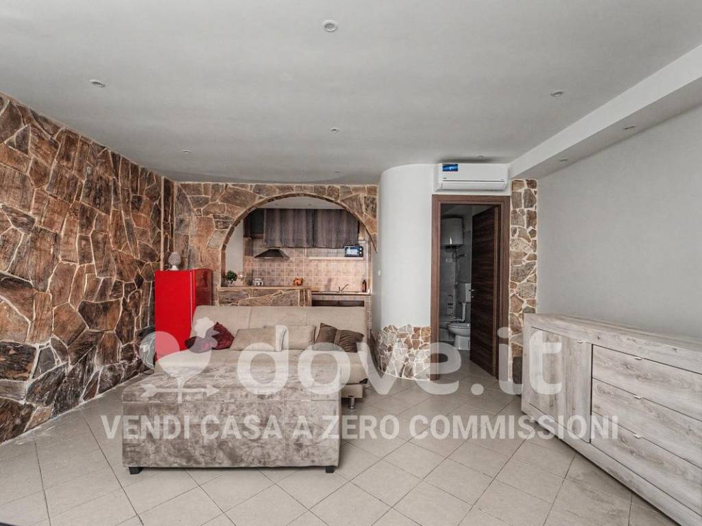 appartamento in vendita ad Aci Castello