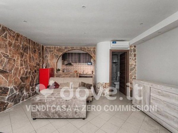 appartamento in vendita ad Aci Castello