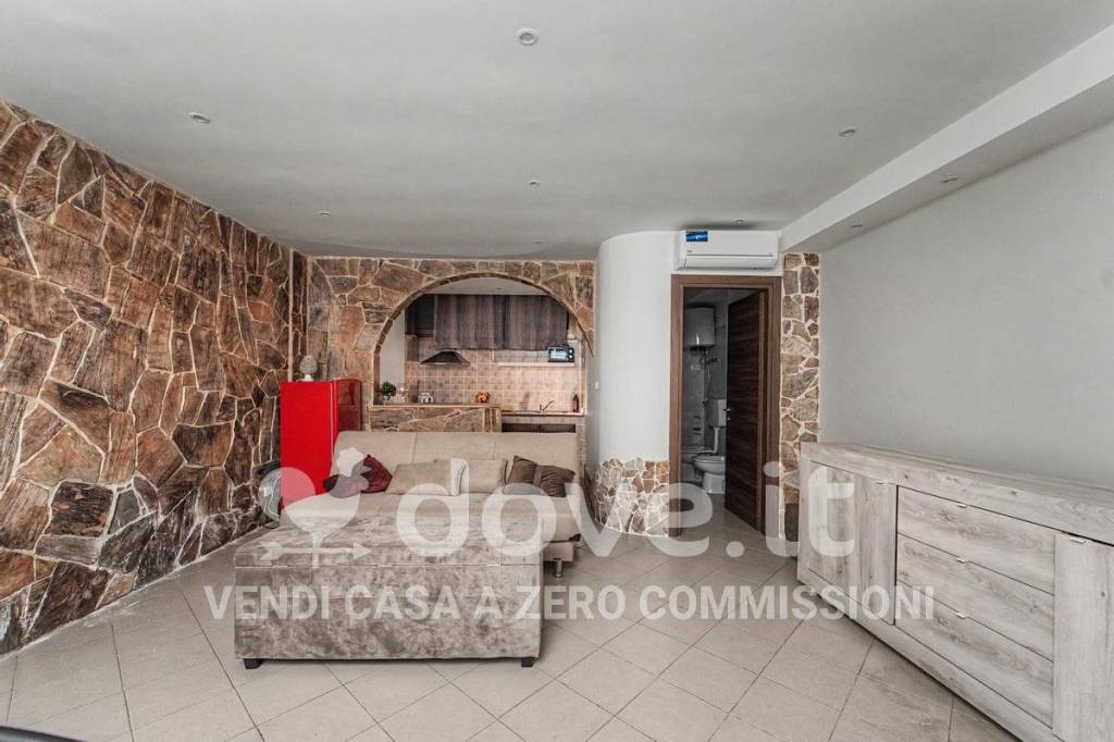 appartamento in vendita ad Aci Castello in zona Aci Trezza