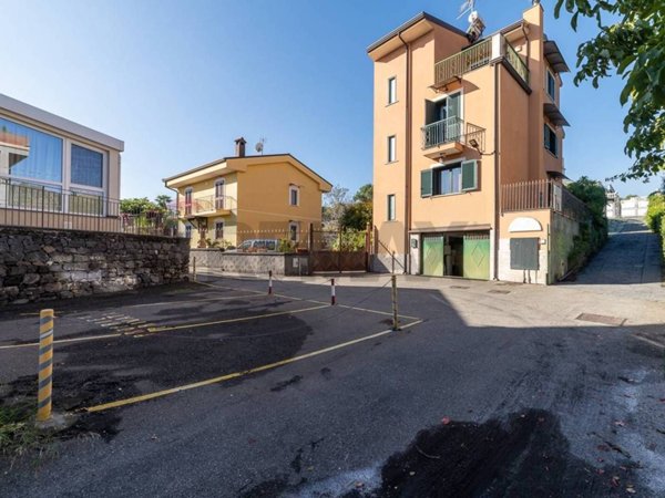 casa indipendente in vendita ad Aci Castello