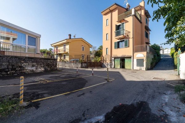 casa indipendente in vendita ad Aci Castello