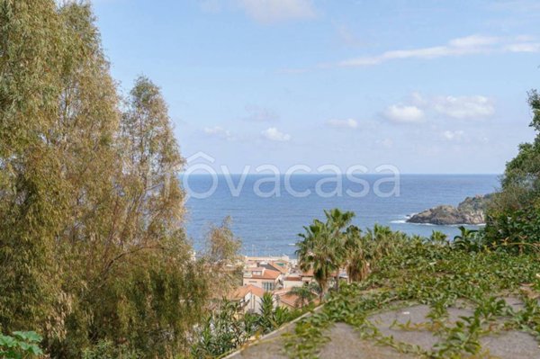 appartamento in vendita ad Aci Castello in zona Aci Trezza