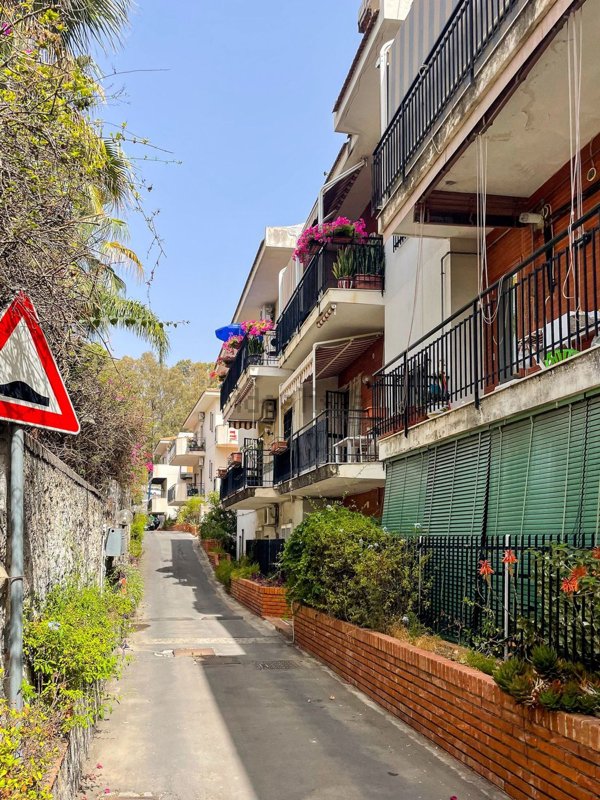 appartamento in vendita ad Aci Castello in zona Aci Trezza