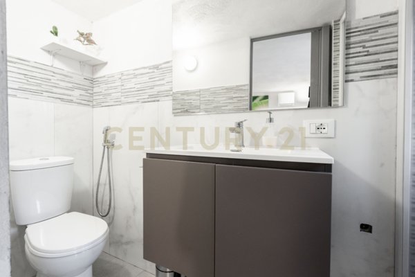 appartamento in vendita ad Aci Castello in zona Aci Trezza