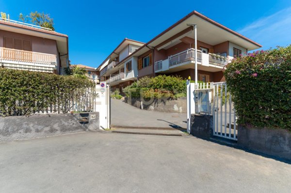 appartamento in vendita ad Aci Castello in zona Cannizzaro