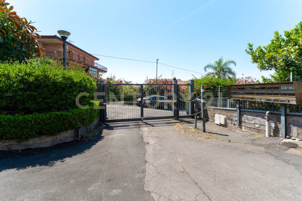 appartamento in vendita ad Aci Castello in zona Aci Trezza