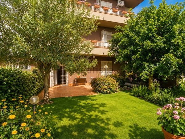 appartamento in vendita ad Aci Castello