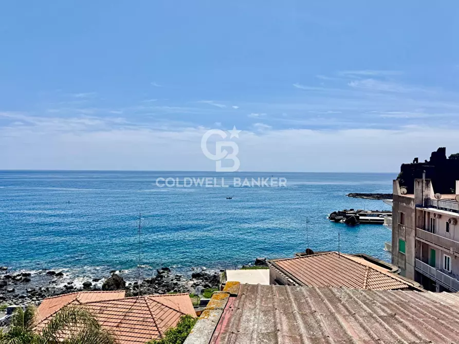 appartamento in vendita ad Aci Castello