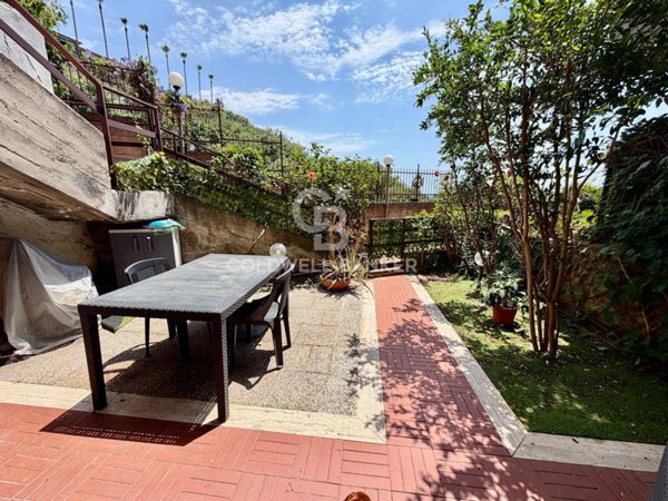 appartamento in vendita ad Aci Castello in zona Aci Trezza