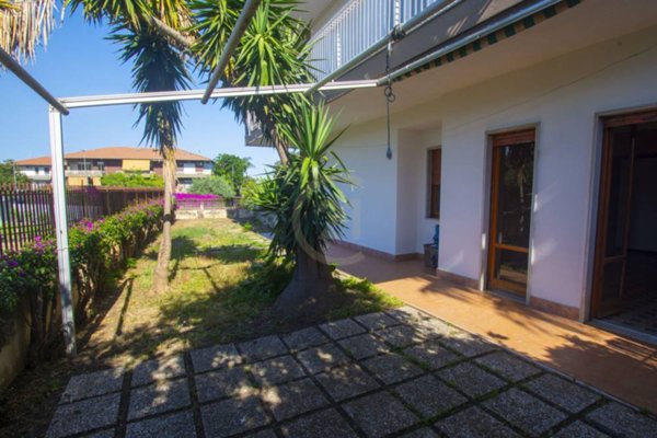 appartamento in vendita ad Aci Castello in zona Cannizzaro