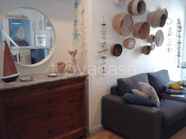 appartamento in vendita ad Aci Castello