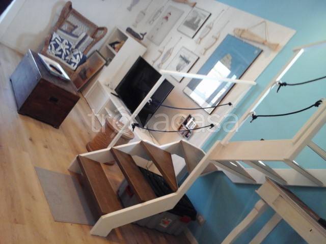 appartamento in vendita ad Aci Castello