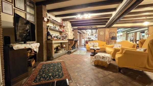 casa indipendente in vendita ad Aci Castello in zona Ficarazzi