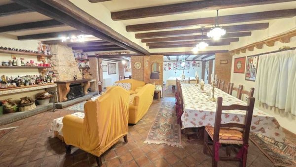 casa indipendente in vendita ad Aci Castello in zona Ficarazzi