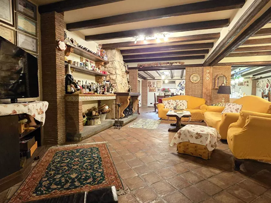 casa indipendente in vendita ad Aci Castello in zona Ficarazzi