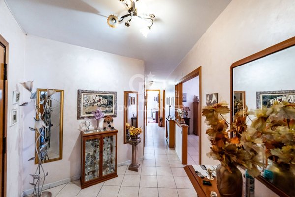 appartamento in vendita ad Aci Castello in zona Ficarazzi