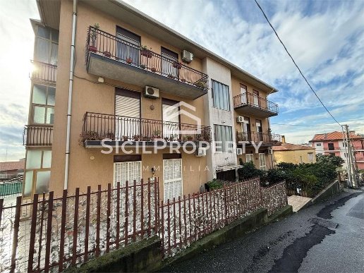 appartamento in vendita ad Aci Castello in zona Ficarazzi