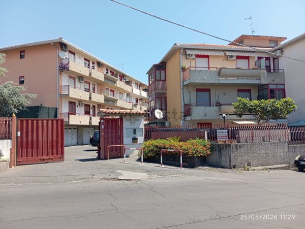 appartamento in vendita ad Aci Castello in zona Ficarazzi