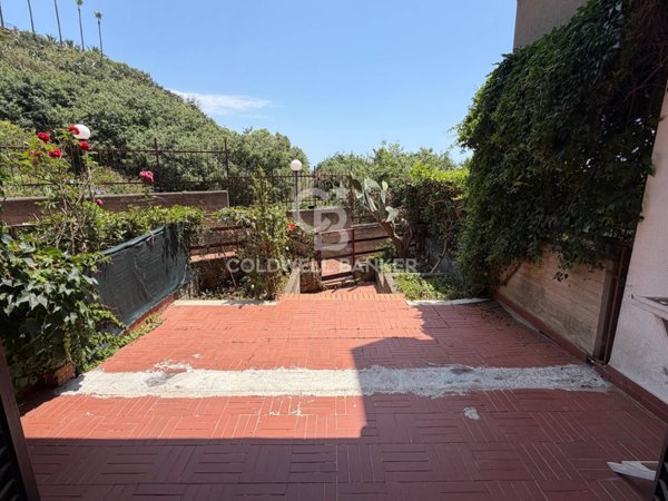 appartamento in vendita ad Aci Castello in zona Aci Trezza