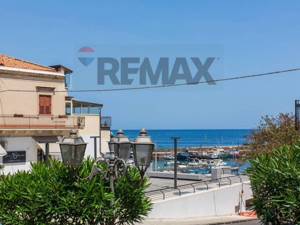 casa indipendente in vendita ad Aci Castello in zona Aci Trezza