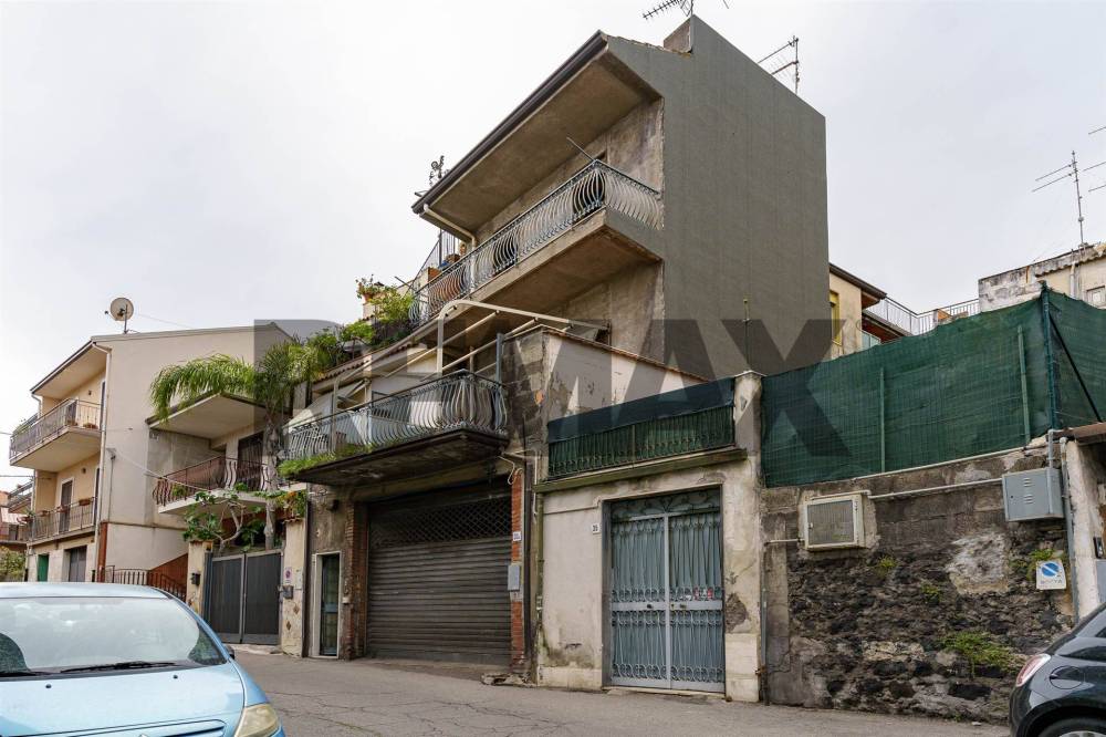 appartamento in vendita ad Aci Castello in zona Ficarazzi