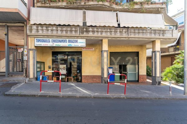 locale di sgombero in vendita ad Aci Castello in zona Cannizzaro