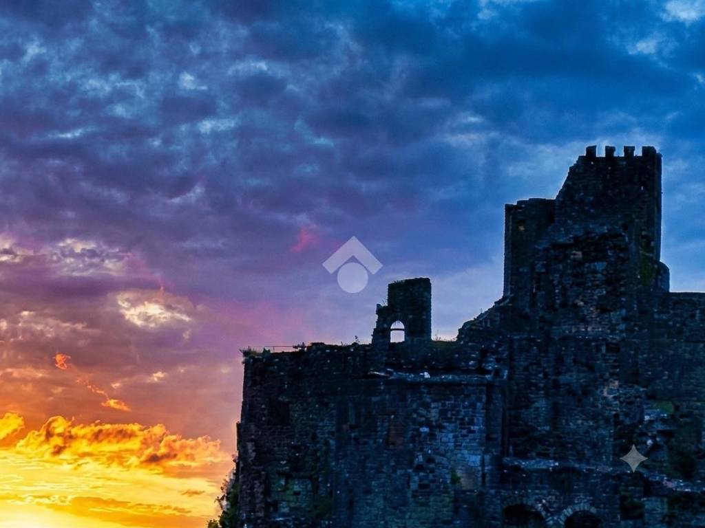 appartamento in vendita ad Aci Castello