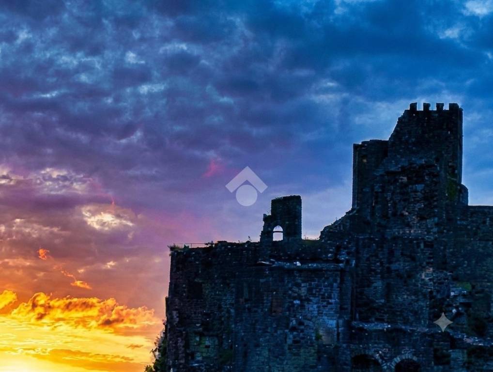 appartamento in vendita ad Aci Castello