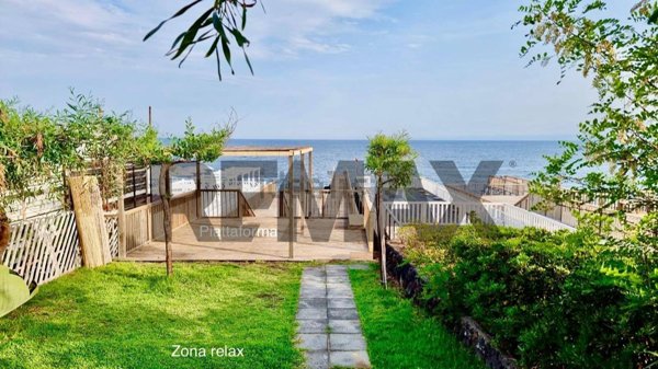 appartamento in vendita ad Aci Castello in zona Cannizzaro