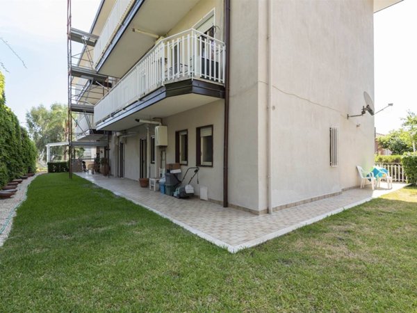 appartamento in vendita ad Aci Castello in zona Aci Trezza