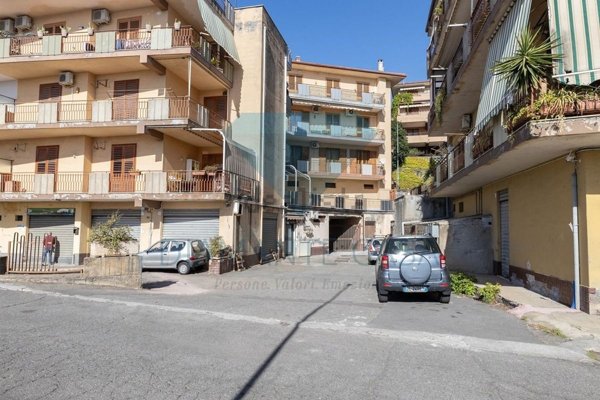 appartamento in vendita ad Aci Castello in zona Ficarazzi