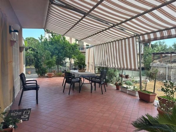 appartamento in vendita ad Aci Castello in zona Aci Trezza