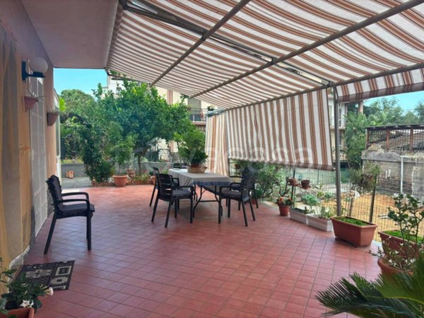 appartamento in vendita ad Aci Castello in zona Aci Trezza