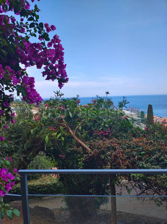 appartamento in vendita ad Aci Castello in zona Aci Trezza