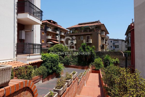 appartamento in vendita ad Aci Castello in zona Cannizzaro