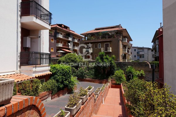 appartamento in vendita ad Aci Castello in zona Cannizzaro