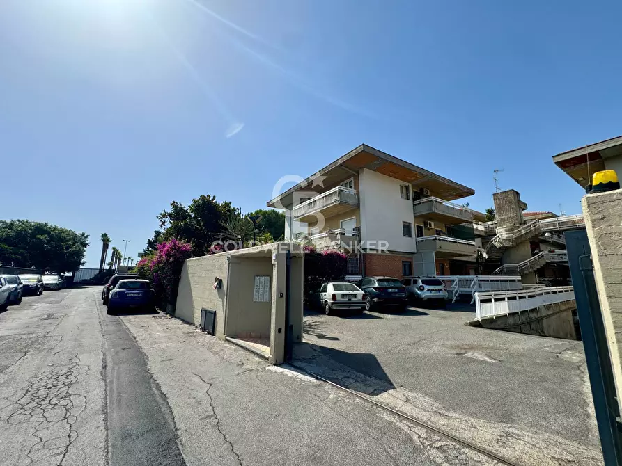 appartamento in vendita ad Aci Castello in zona Aci Trezza