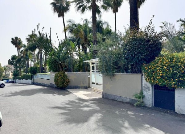 appartamento in vendita ad Aci Castello in zona Aci Trezza