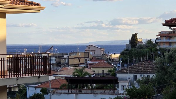 appartamento in vendita ad Aci Castello in zona Aci Trezza