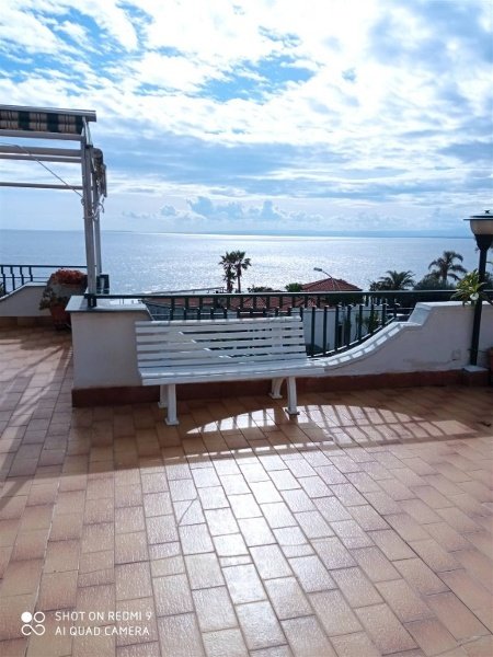 appartamento in vendita ad Aci Castello in zona Cannizzaro