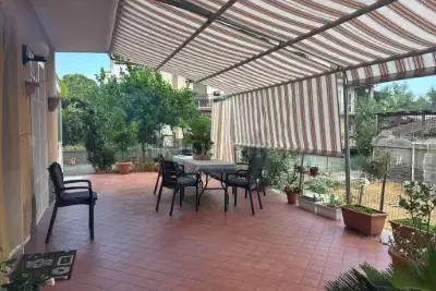 casa semindipendente in vendita ad Aci Castello in zona Aci Trezza