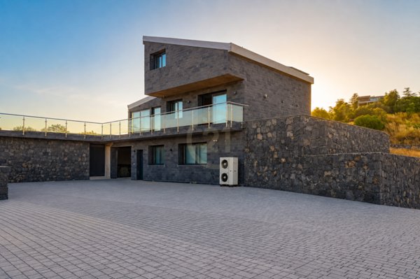 casa indipendente in vendita ad Aci Castello in zona Cannizzaro