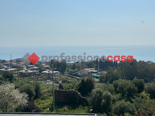 appartamento in vendita ad Aci Castello in zona Ficarazzi