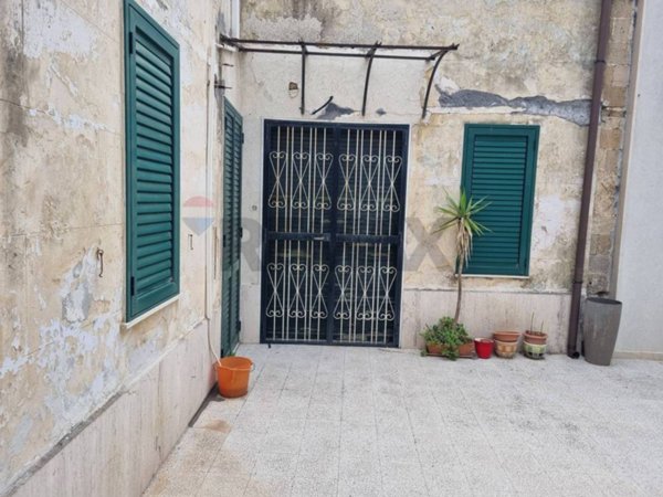 casa indipendente in vendita ad Aci Castello