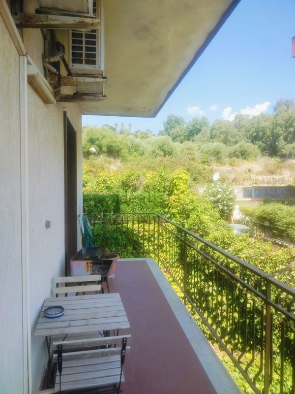 appartamento in vendita ad Aci Castello in zona Aci Trezza
