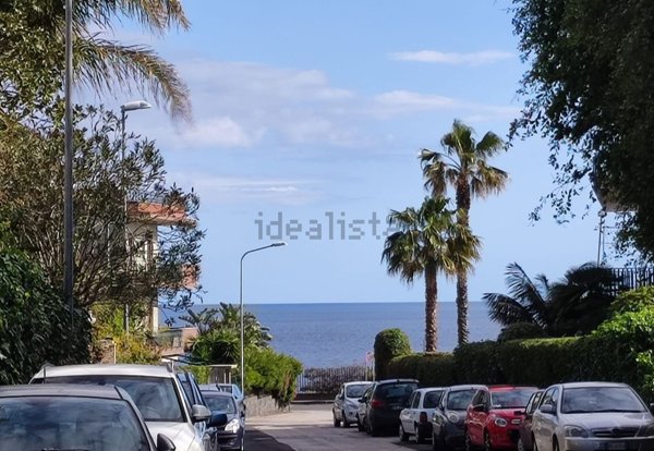 appartamento in vendita ad Aci Castello in zona Cannizzaro
