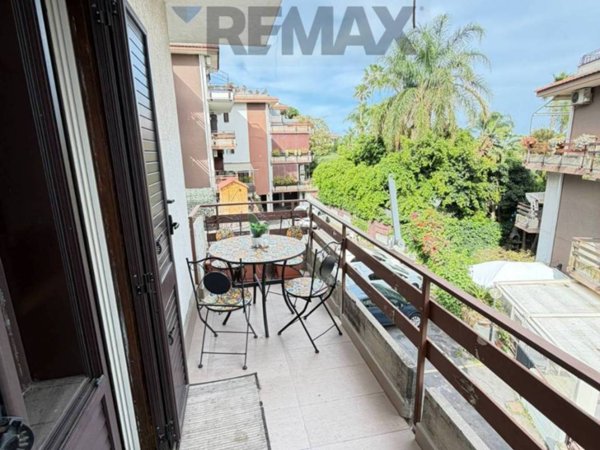 appartamento in vendita ad Aci Castello in zona Aci Trezza